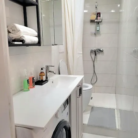 Menton, Old Town Apartamento *