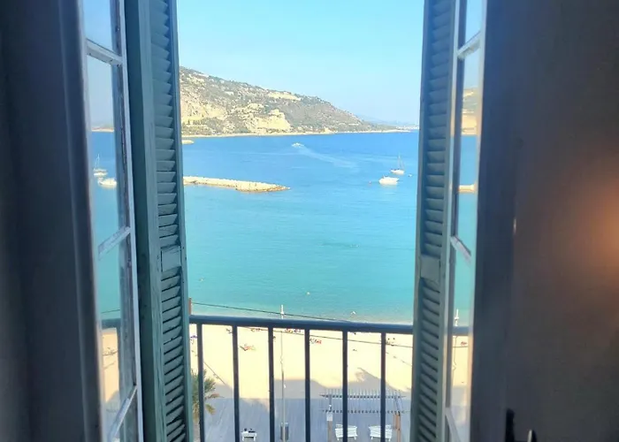 Menton, Old Town شقة